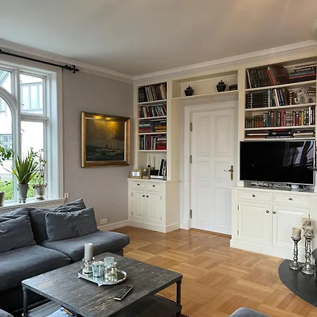 Hotel Med Stor Hage Midt I Sentrum *